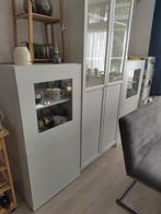 Twee witte Ikea Besta vitrinekasten, Huis en Inrichting, Kasten | Vitrinekasten, Ophalen, 100 tot 150 cm, 50 tot 100 cm, 25 tot 50 cm