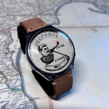 Raketa Stalin Kalenderhorloge - Sovjet Propaganda beschikbaar voor biedingen
