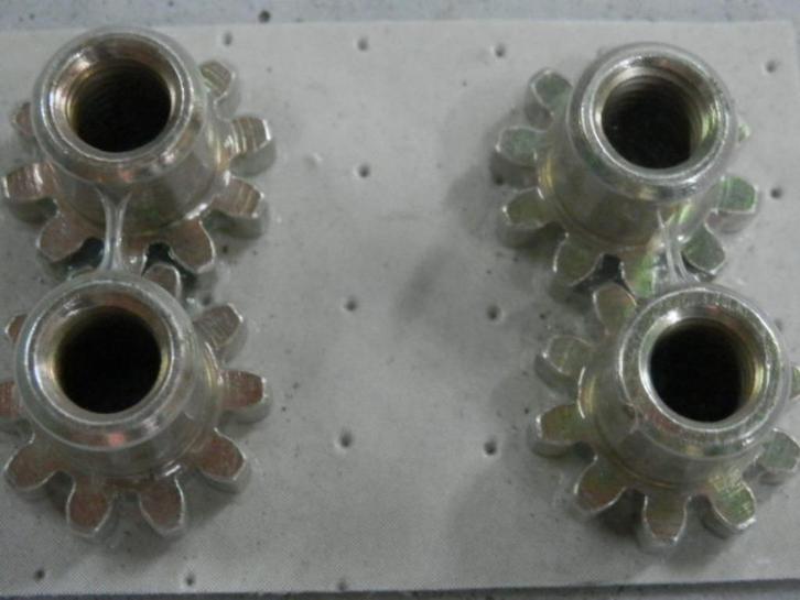 VW Kever afstelmoeren remschoenen, set 4 stuks., Auto diversen, Overige Auto diversen, Ophalen of Verzenden