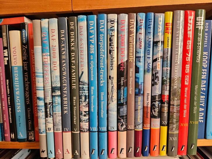 DAF Monografieën 1-18 Collectie, Boeken, Auto's | Boeken, Zo goed als nieuw, Overige merken, Ophalen