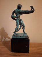 Bronzen beeldje Mannelijk naakt vechtend met een python, Ophalen of Verzenden