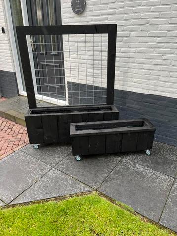 Plantenbak beschikbaar voor biedingen