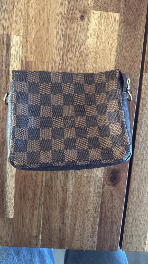 Vintage Louis Vuitton Damier Ebene Tasje, Sieraden, Tassen en Uiterlijk, Tassen | Damestassen, Zo goed als nieuw, Handtas, Bruin