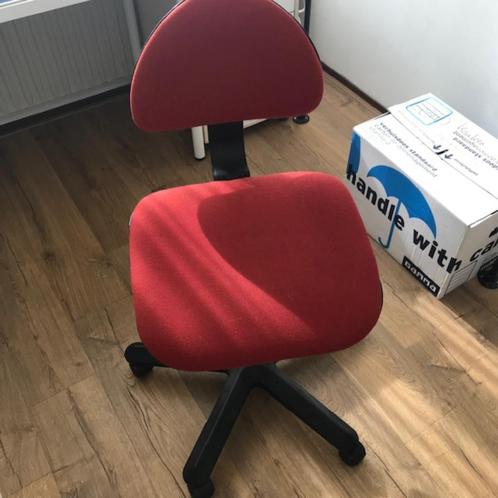 bureaustoel zitting en leuning verstelbaar. 10,-, Huis en Inrichting, Bureaustoelen, Zo goed als nieuw, Bureaustoel, Rood, Ergonomisch