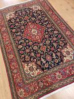 Vintage handgeknoopt perzisch tapijt ghom 220x143, Huis en Inrichting, Stoffering | Tapijten en Kleden, Info@SlatsAntiek.nl, 100 tot 150 cm