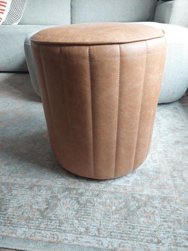 Leren Poef - Complet Furniture, Huis en Inrichting, Banken | Voetenbanken en Poefen, Nieuw, Minder dan 50 cm, Minder dan 50 cm