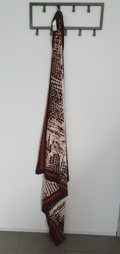 Schitterende zijde sjaal 7 For All mankind nieuw, Kleding | Dames, Mutsen, Sjaals en Handschoenen, Nieuw, Sjaal, Maat 46/48 (XL) of groter