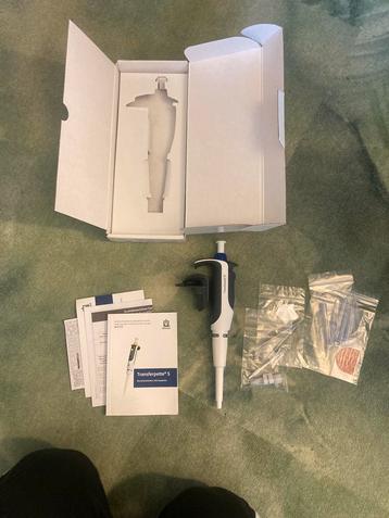 Pipette beschikbaar voor biedingen