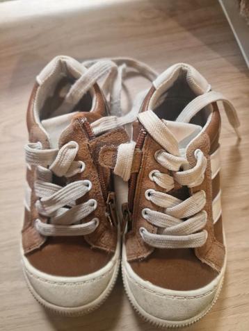 Kinder schoenen maat 28 - Zo goed als nieuw! beschikbaar voor biedingen