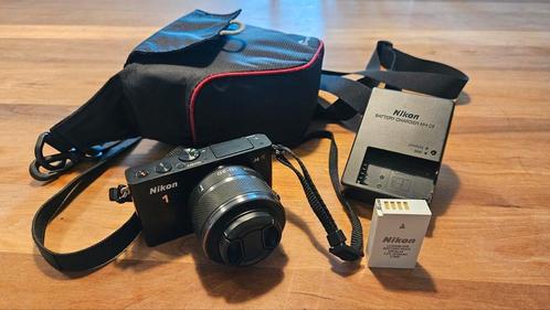 Nikon 1 J4, nikkor 10-30mm, Lowepro tas, extra batterij, Audio, Tv en Foto, Fotocamera's Digitaal, Zo goed als nieuw, Nikon, Minder dan 4 keer