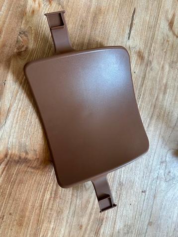 Mooie Stokke kinderstoel rug leuning bruin beschikbaar voor biedingen