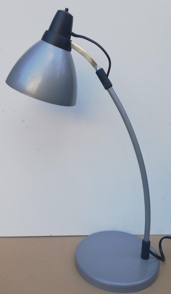 Tafellamp. IKEA A 9602/11708. Metaal. Post modern., Huis en Inrichting, Lampen | Tafellampen, Zo goed als nieuw, Minder dan 50 cm