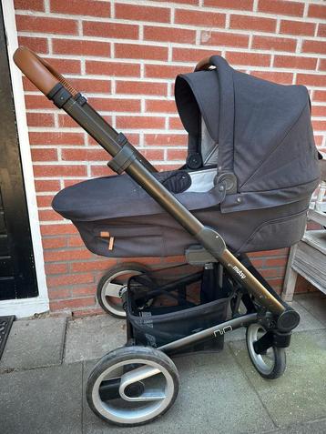 Mutsy nio 2 in 1 kinderwagen met assecoires beschikbaar voor biedingen