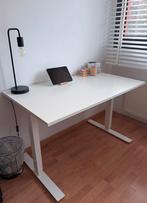 Ikea trotten bureau wit (ophalen Den Haag), Huis en Inrichting, Bureaus, Ophalen, In hoogte verstelbaar, Zo goed als nieuw