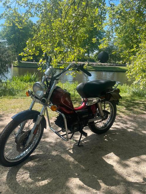 Mooie Tomos Revival Bordeaux Rood, Fietsen en Brommers, Brommers | Tomos, Zo goed als nieuw, Revival, Maximaal 45 km/u, Ophalen