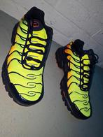 Nike Air Max Plus TN - Neon Geel/Zwart 42.5, Ophalen, Overige kleuren, Nike, Sneakers of Gympen