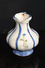 Brocante handgemaakte en beschilderde vaasje kan vaas, Huis en Inrichting, Woonaccessoires | Vazen, Ophalen of Verzenden, Aardewerk of Porselein