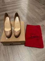 Christian Louboutin Bianca 120 Patent Calf Nude maat 38, Kleding | Dames, Schoenen, Pumps, Beige, Ophalen of Verzenden, Zo goed als nieuw