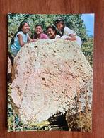 Suriname. Javaanse meisjes van het kinderhuis Leliëndaal, Verzamelen, Ansichtkaarten | Buitenland, Ophalen of Verzenden, 1960 tot 1980