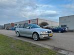 BMW 318i touring automaat styling 72, Auto's, 1995 cc, Metallic lak, Particulier, 1500 kg