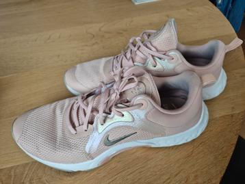 Nike roze maat 41, 26,5 cm beschikbaar voor biedingen