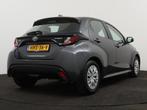 Toyota Yaris 1.5 Hybrid Active Limited (bj 2024, automaat), Auto's, Gebruikt, Met garantie (alle), 1490 cc, Bedrijf