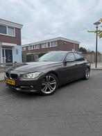 BMW 3-Serie 328i High Executive 245pk Aut 2012 NAP Bruin, Automaat, 74 €/maand, Zwart, 4 cilinders