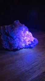 Zeldzaam Bariet met Cerussiet uit Marokko - UV Reactief, Ophalen of Verzenden, Mineraal