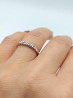 Zilveren (aanschuif) ring met zirkonia's, 17,5 mm