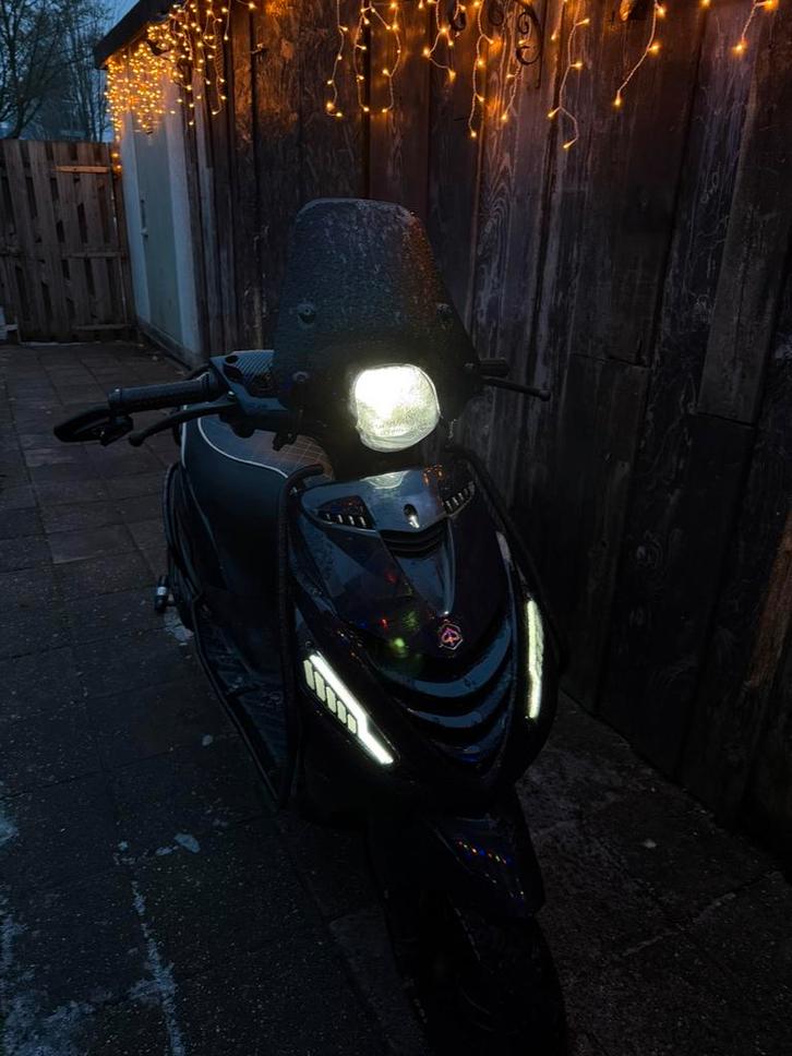 Piaggio Zip 50cc 4T iGet 2019, Fietsen en Brommers, Scooters | Piaggio, Zo goed als nieuw, Zip, Benzine, Ophalen