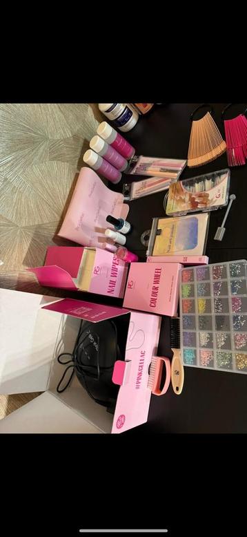 Pink gellak set beschikbaar voor biedingen