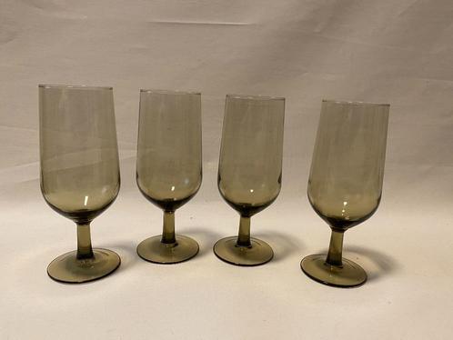 Set van 4 Luminarc Rookglas Smoke Bierglazen op voet - Set 1, Verzamelen, Glas en Borrelglaasjes, Gebruikt, Bierglas, Ophalen