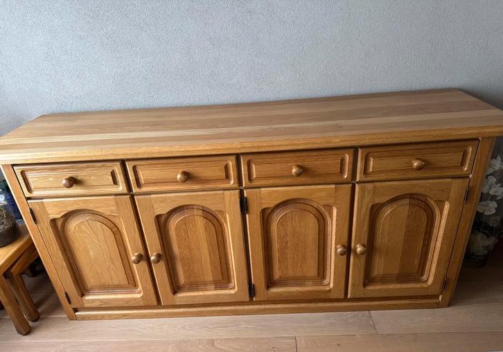 Licht eiken dressoir, Huis en Inrichting, Kasten | Dressoirs, Zo goed als nieuw, 200 cm of meer, 50 tot 75 cm, Met lade(s), Met deur(en)