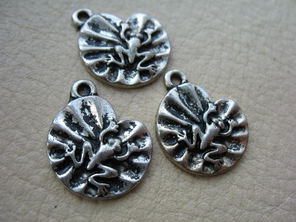 716/ tibetiaans zilveren kikker op blad bedels, Ophalen of Verzenden, Nieuw, Bedel