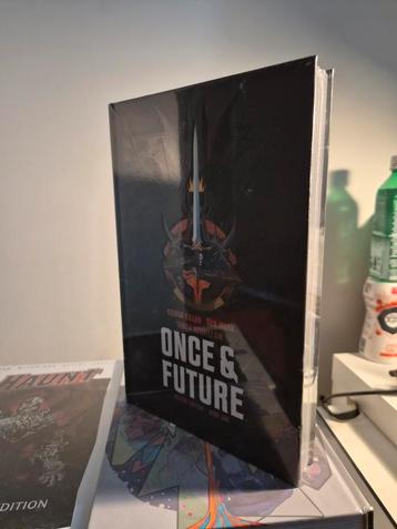 Once & Future Deluxe HC - Sealed beschikbaar voor biedingen