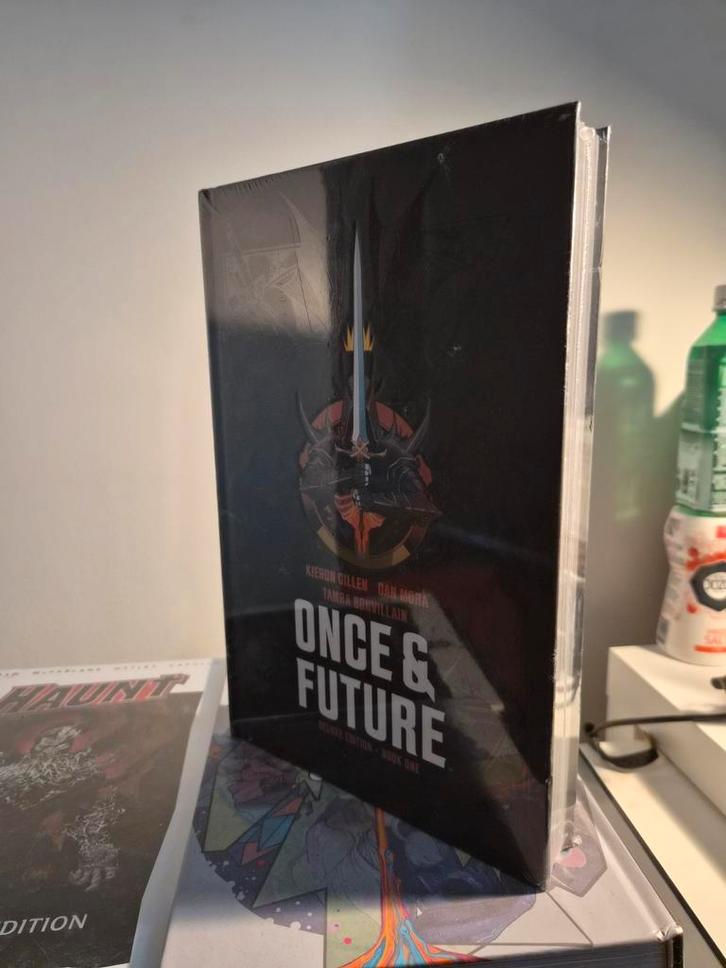 Once & Future Deluxe HC - Sealed, Boeken, Strips | Comics, Nieuw, Eén comic, Amerika, Ophalen of Verzenden