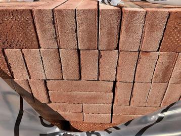 Waalformaat rood paars beschikbaar voor biedingen