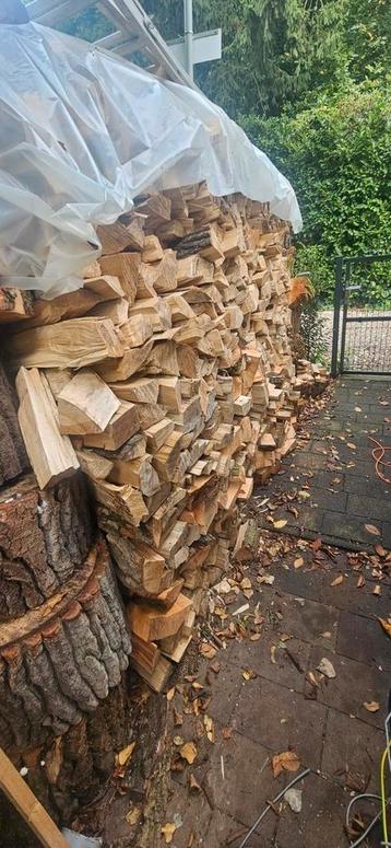 Haardhout te koop ongeveer 8kub beschikbaar voor biedingen