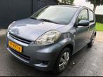 Daihatsu Sirion 1.0 51KW 2009 Grijs, Voorwielaandrijving, 750 kg, Handgeschakeld, 3 cilinders