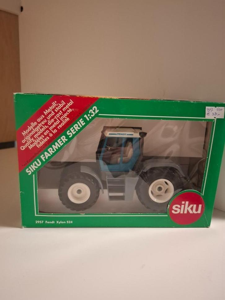 SIKU 2957 FENDT Xylon 524, Hobby en Vrije tijd, Modelauto's | 1:32, Nieuw, Tractor of Landbouw, SIKU, Ophalen of Verzenden