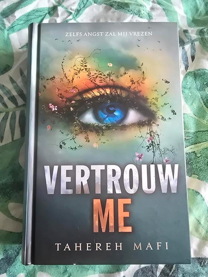 Tahereh Mafi: Vertrouw me (Touching Juliette), hc Nederlands, Boeken, Fantasy, Gelezen, Ophalen of Verzenden