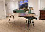 Grote ovale eettafel, Studio Henk. Houten tafel, zwarte poot, Huis en Inrichting, Ophalen, Studio Henk, 200 cm of meer, Vijf personen of meer