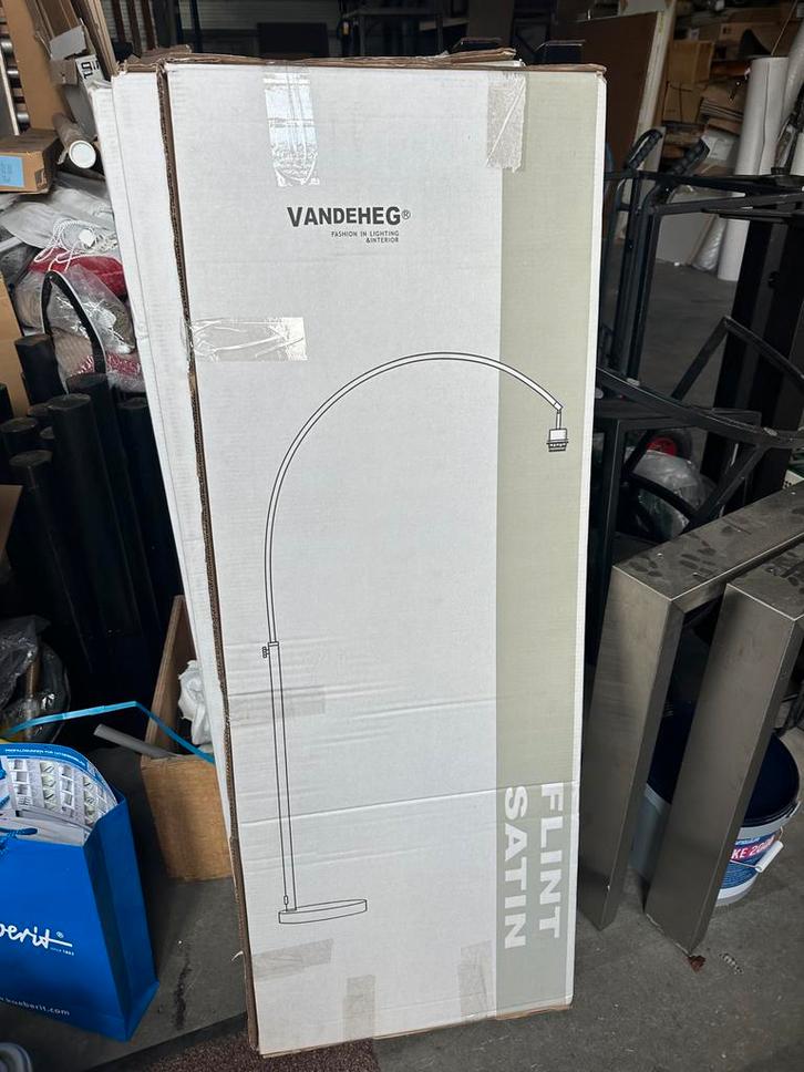 Booglamp Satin - Magazijnopruiming!, Huis en Inrichting, Lampen | Vloerlampen, Nieuw, 150 tot 200 cm, Metaal, Ophalen