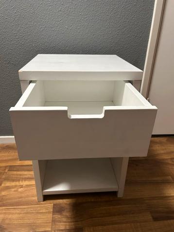 Woood Nachtkastje - Twee Stuks beschikbaar voor biedingen