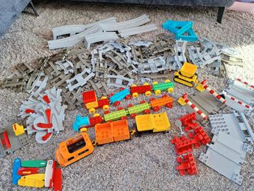 DUPLO elektrische TREIN!  beschikbaar voor biedingen