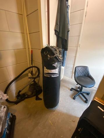 Boksbal/ pull up bar. beschikbaar voor biedingen