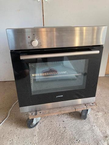 Oven beschikbaar voor biedingen