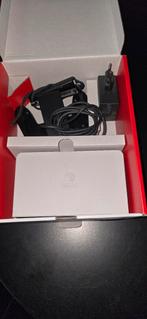 Nintendo Switch OLED Wit + 2 Games + Accessoires, Spelcomputers en Games, Spelcomputers | Nintendo Switch, Met games, Zo goed als nieuw