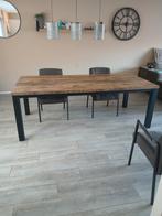 Eettafel met stalen poten en mangohouten blad, Huis en Inrichting, 100 tot 150 cm, 200 cm of meer, Zo goed als nieuw, Vier personen