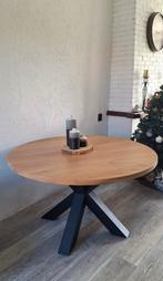 Eiken ronde tafel 130cm, Huis en Inrichting, Tafels | Eettafels, Ophalen, Rond, Zo goed als nieuw, Vijf personen of meer